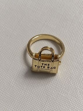 Marc Jacobs Gold 'The Tote Bag' Charm Ring SZ 8